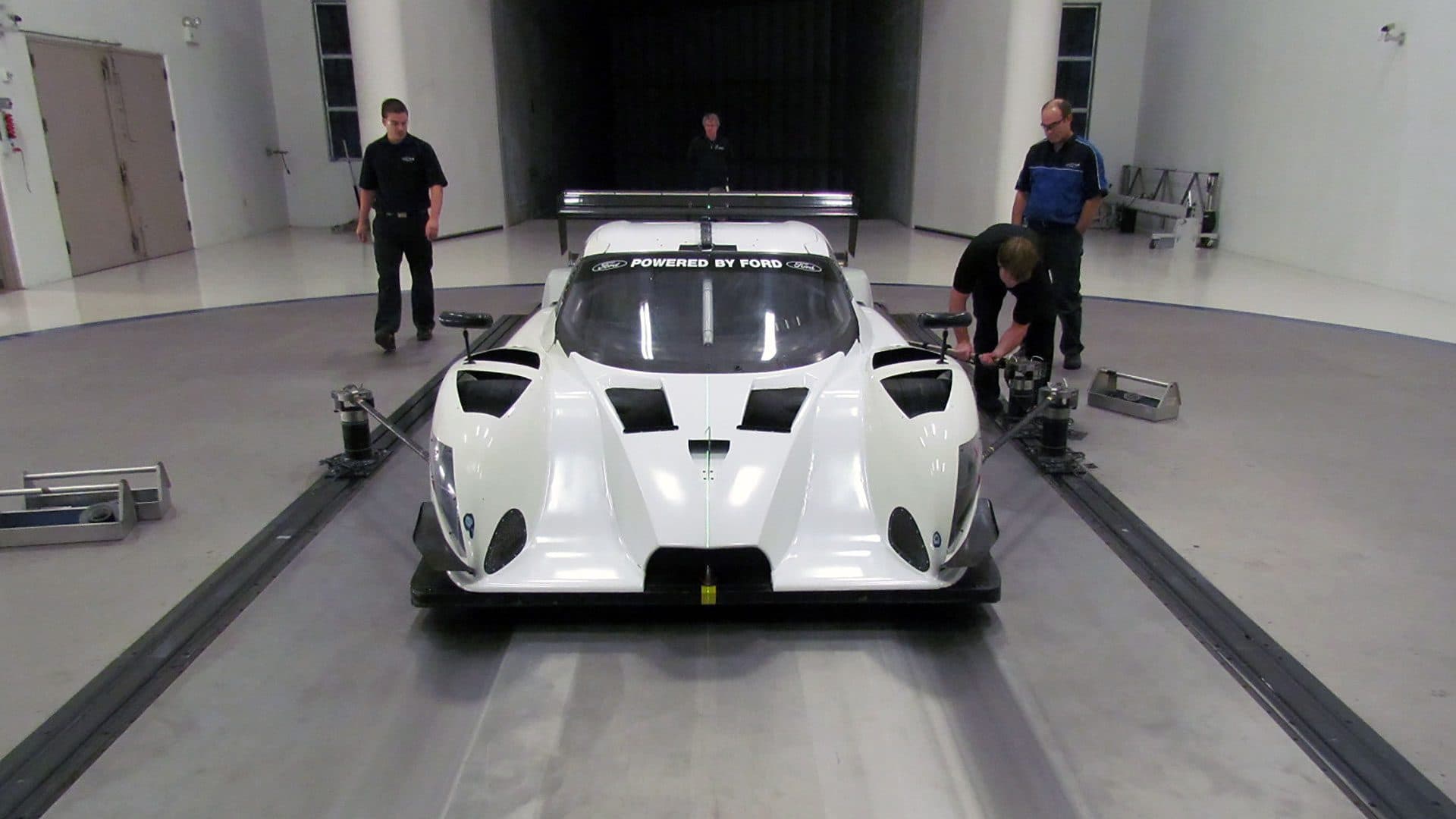 Daytona Prototype in Wind Tunnel